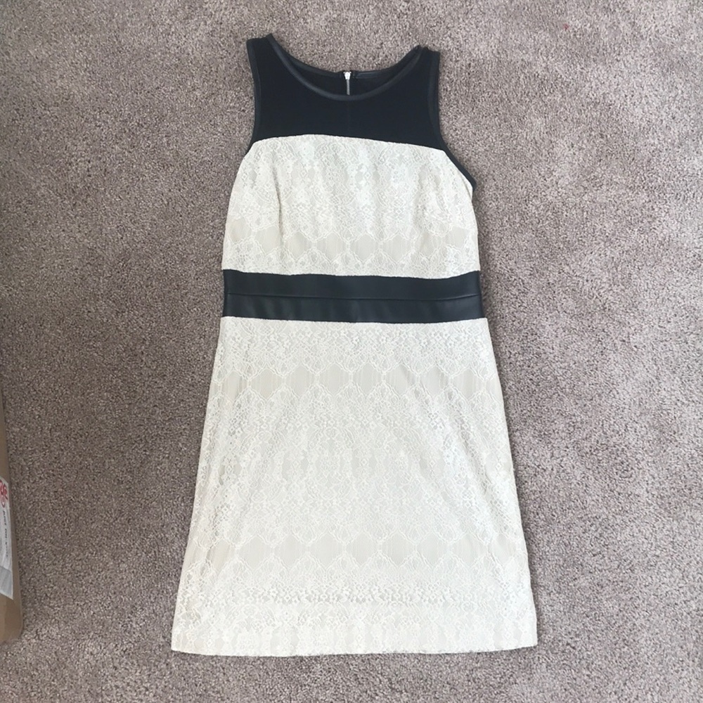 Kensie size S ivory lace dress
